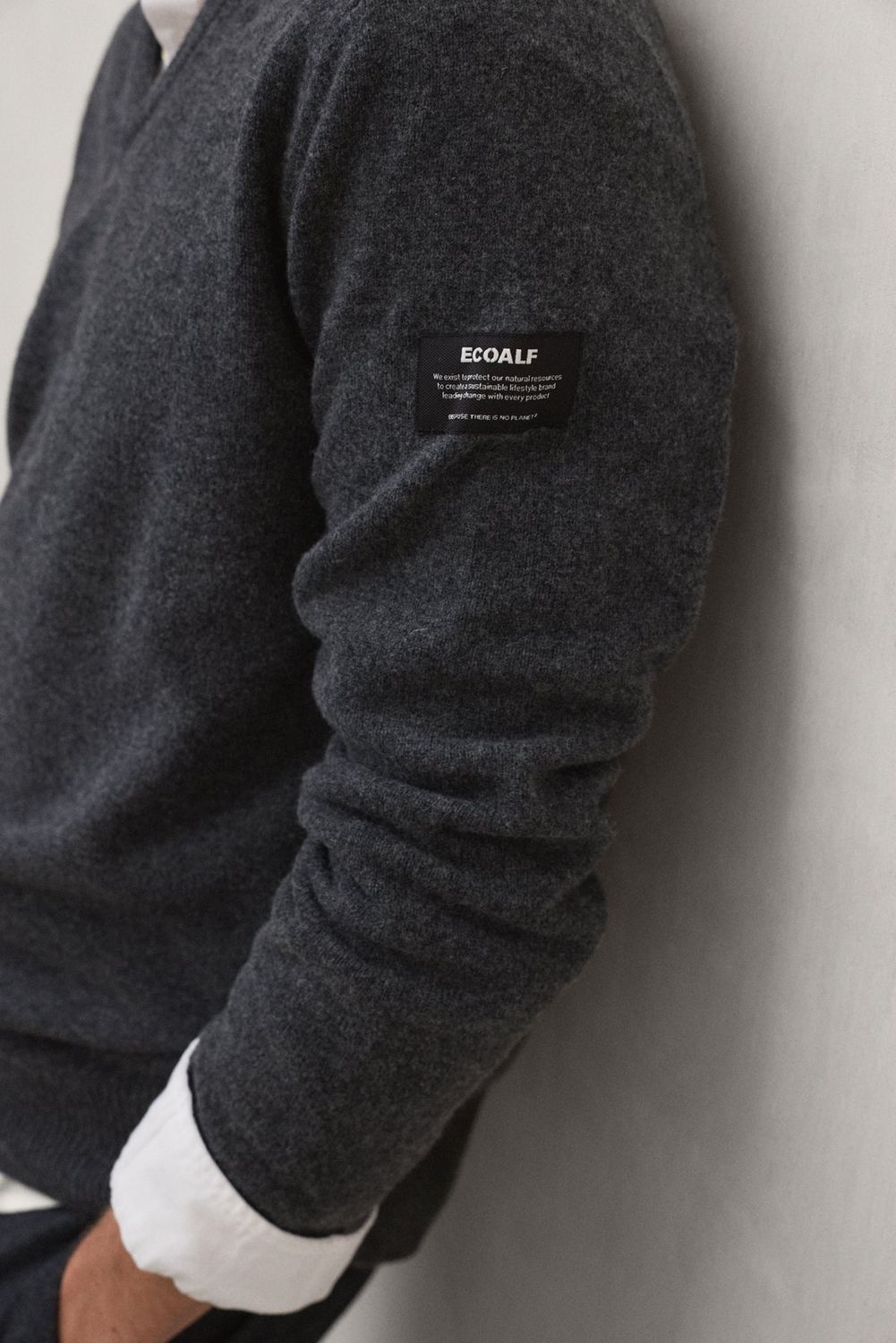 VALLE DARK GREY5.jpg