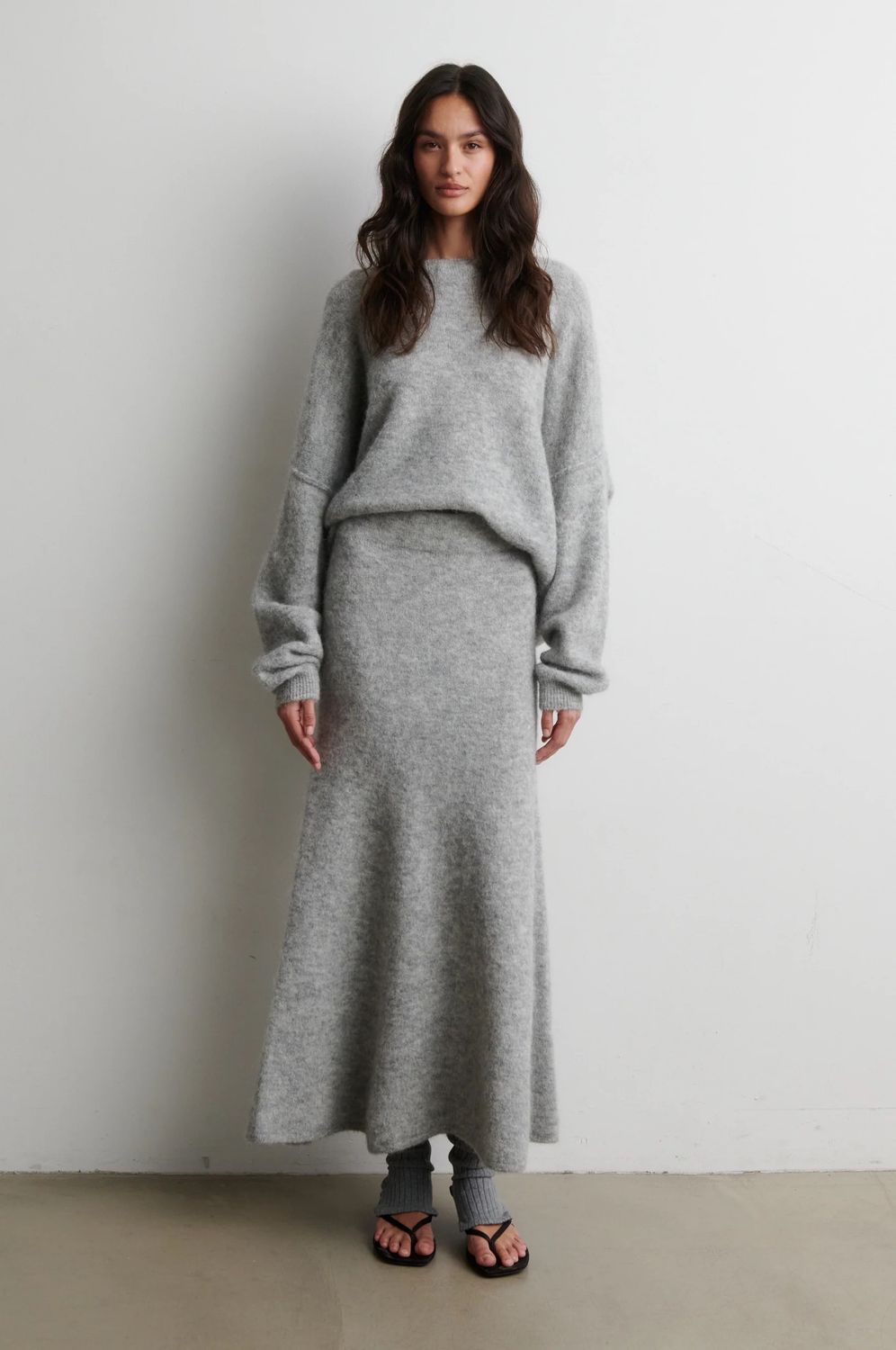 POLLENZA KNIT LT. GREY5.jpeg