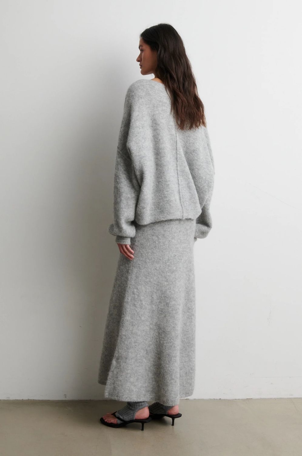 POLLENZA KNIT LT. GREY6.jpeg