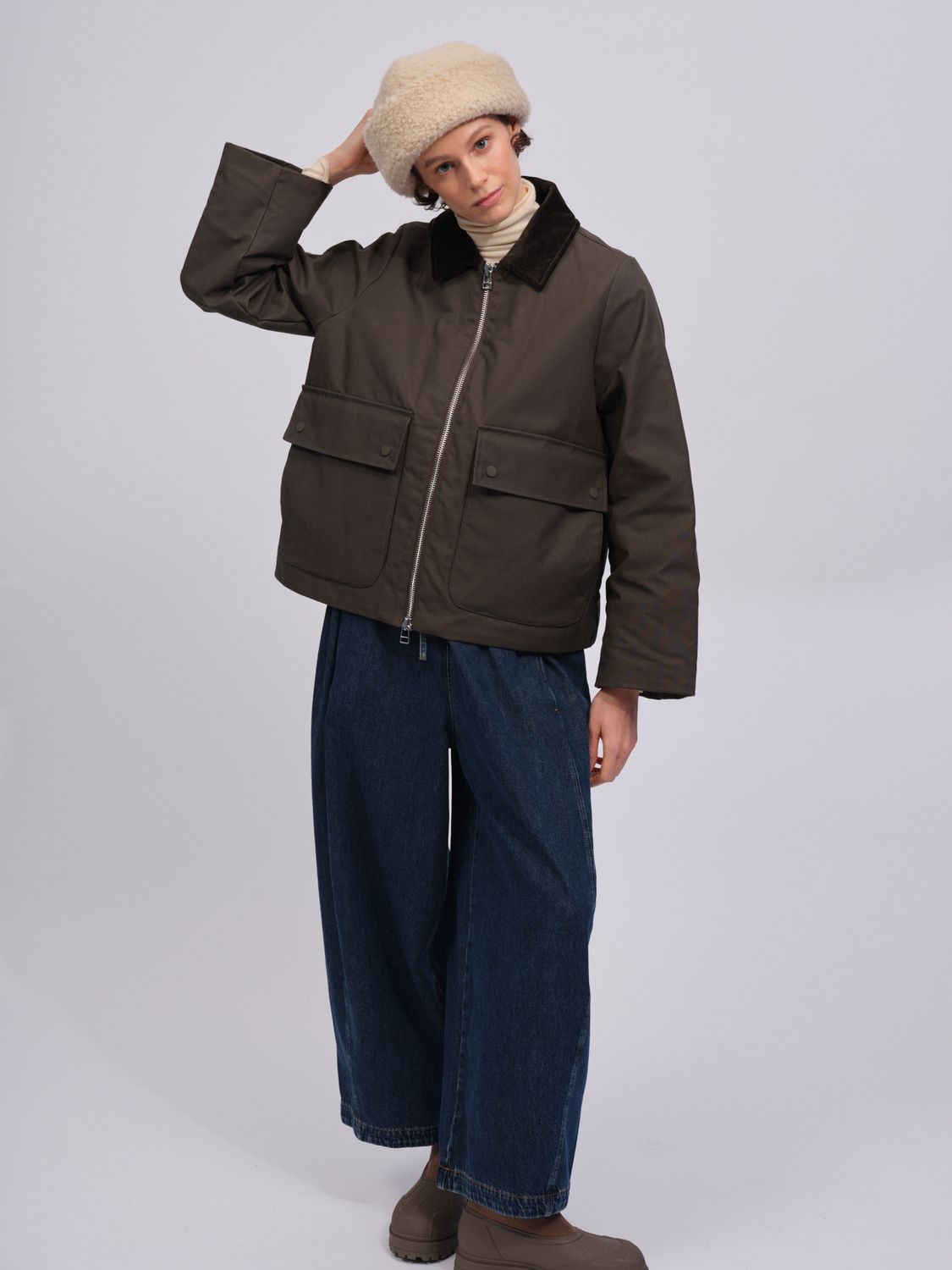 ELISABETH BLACK OLIVE3.jpg