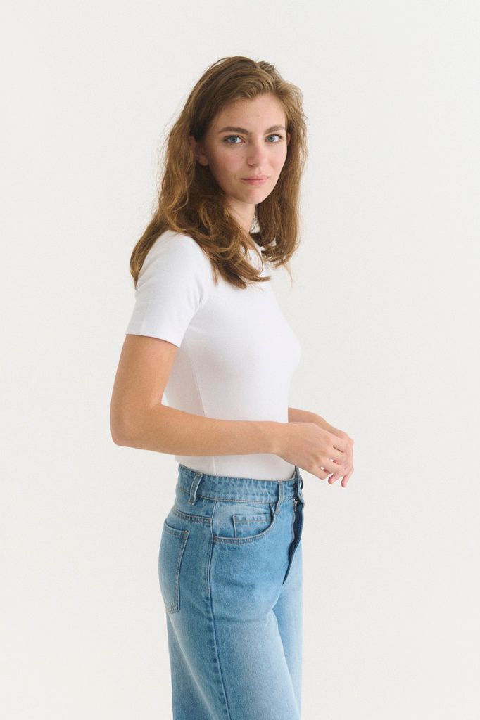 LUDMILLA SS O-NECK WHITE2.jpg