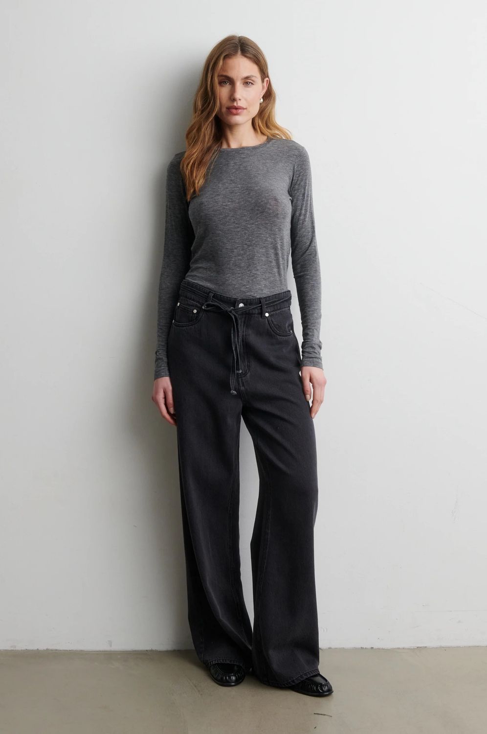 MATIMA O-NECK DARK GREY5.jpeg