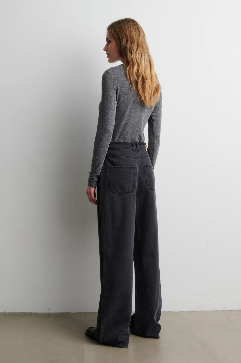 MATIMA O-NECK DARK GREY6.jpeg