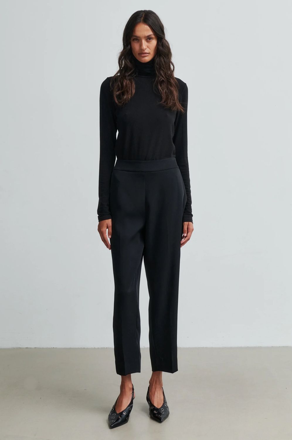 MATIMA T-NECK BLACK4.jpeg