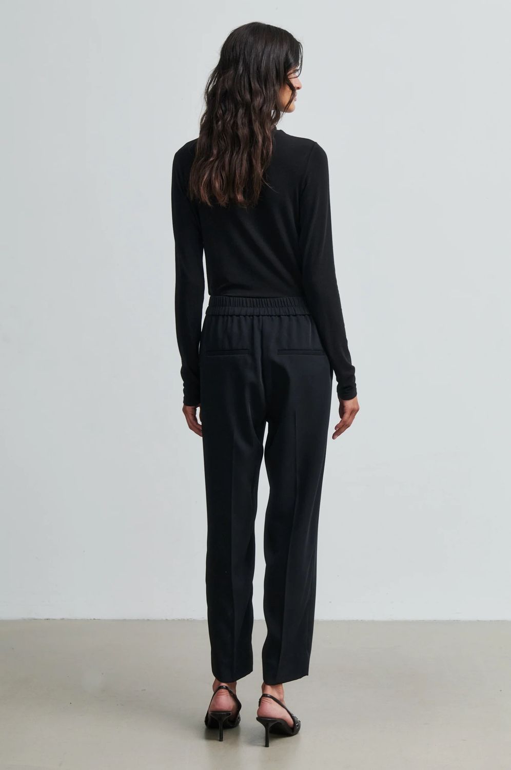 MATIMA T-NECK BLACK5.jpeg