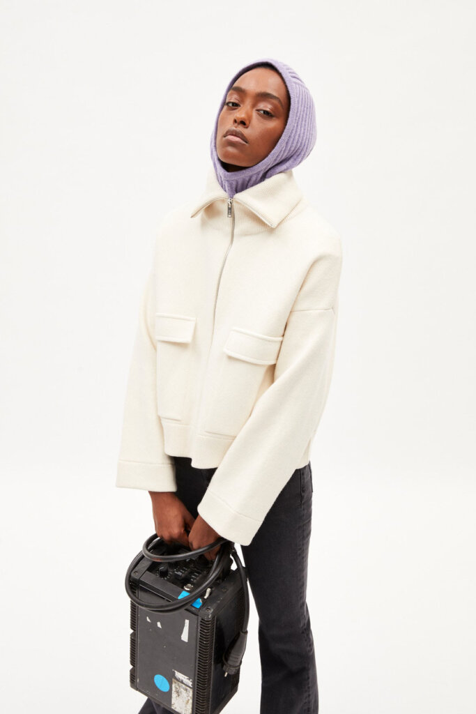 JACKE 30005160 JOANNAA 2124 OATMILK