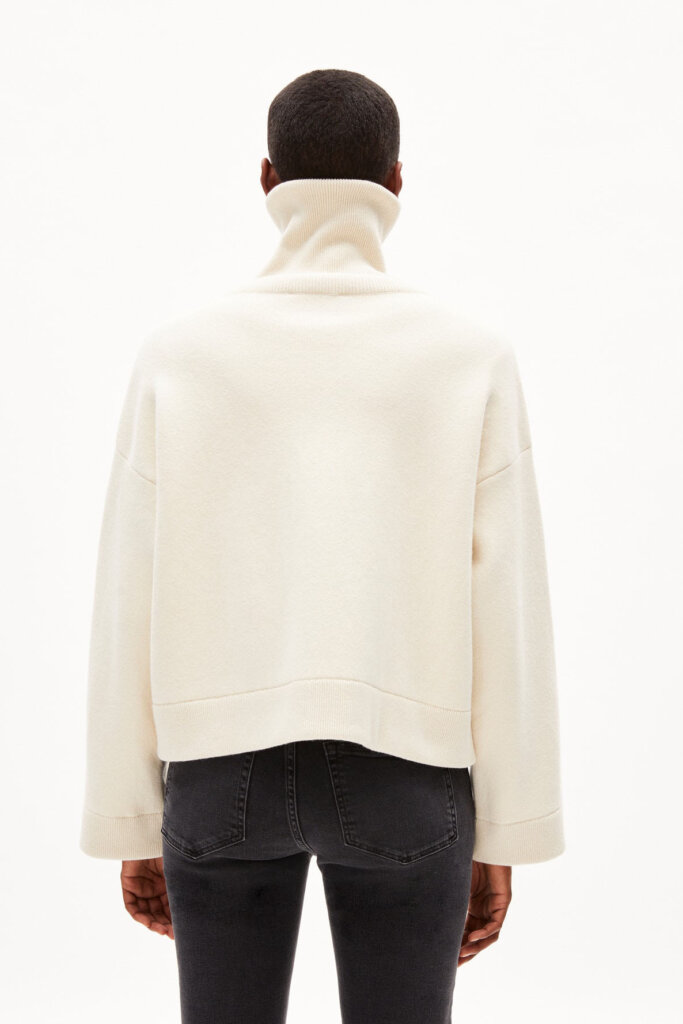 JACKE 30005160 JOANNAA 2124 OATMILK