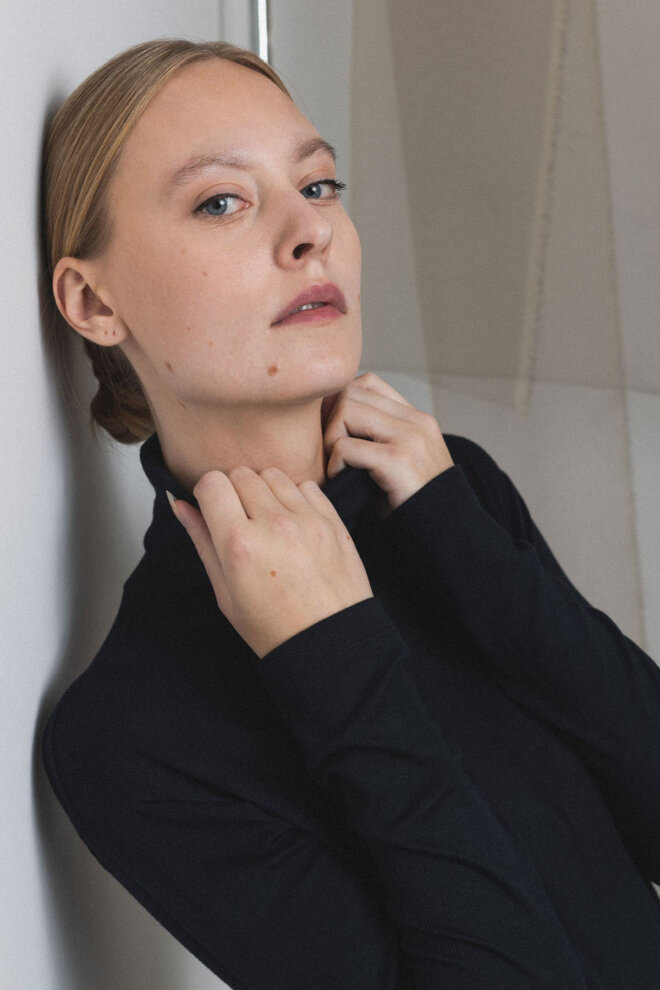 ROLLI SRFENJA ROLLNECK BLACK