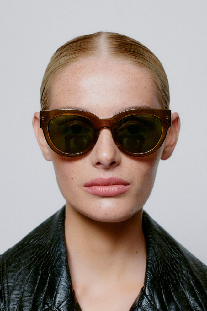 SONNENBRILLE LILLY SMOKE TRANSPARENT