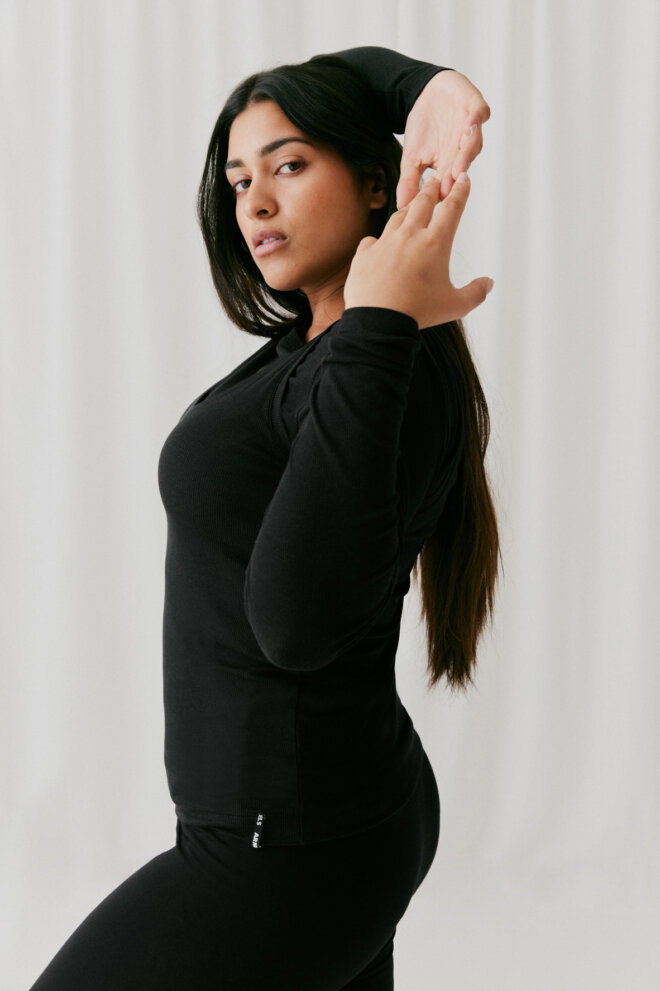 SHIRT 30002700 JAALEAA 105 BLACK