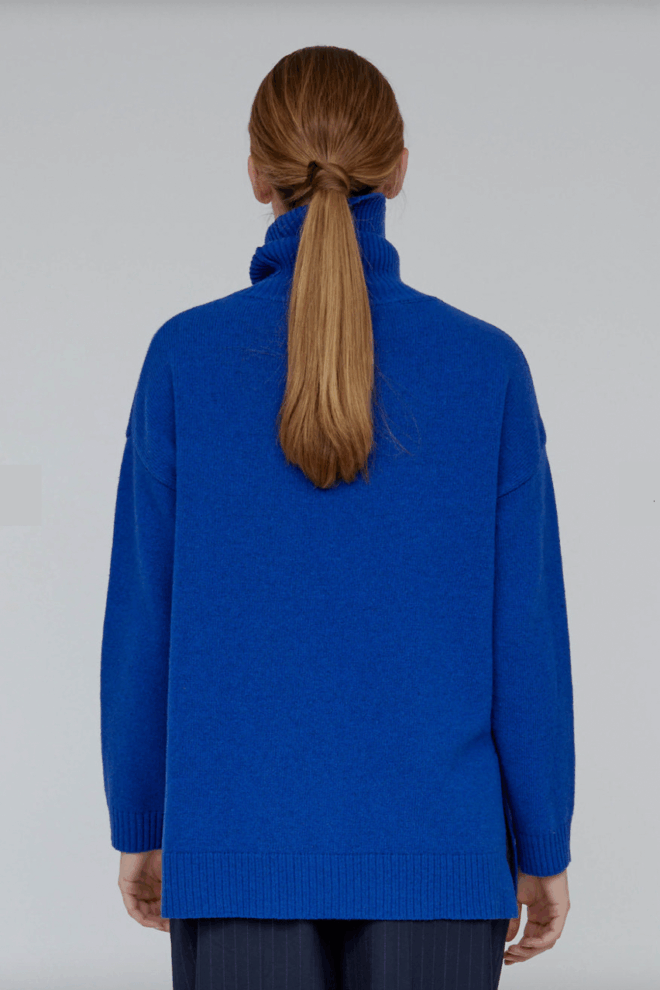 PULLOVER LINE T-NECK PRINCESS BLUE